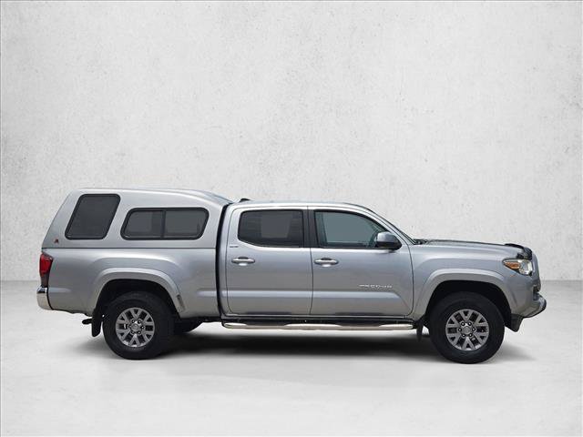 Used 2019 Toyota Tacoma SR5 AWD/4WD image 4