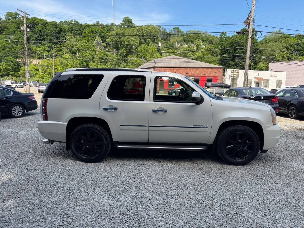 Used 2011 GMC Yukon Denali AWD/4WD image 7
