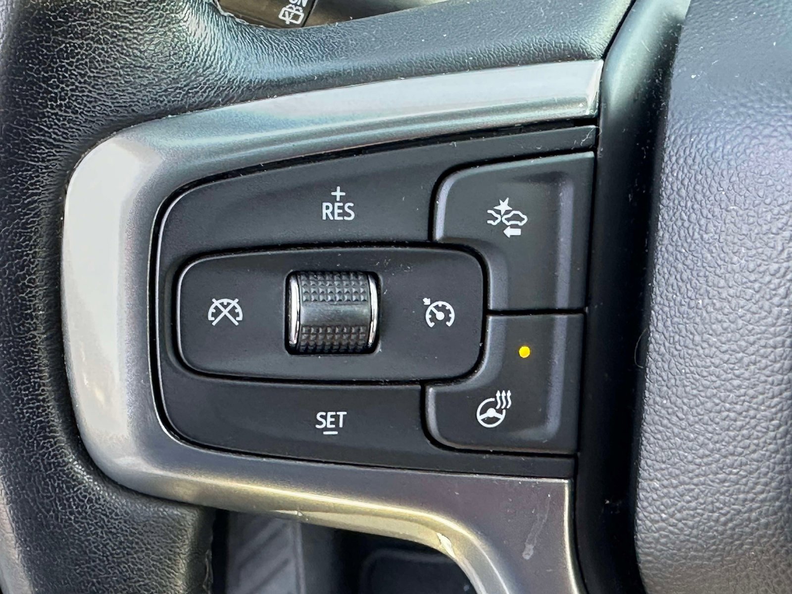 Used 2022 Chevrolet Tahoe Z71 w/ Luxury Package image 23