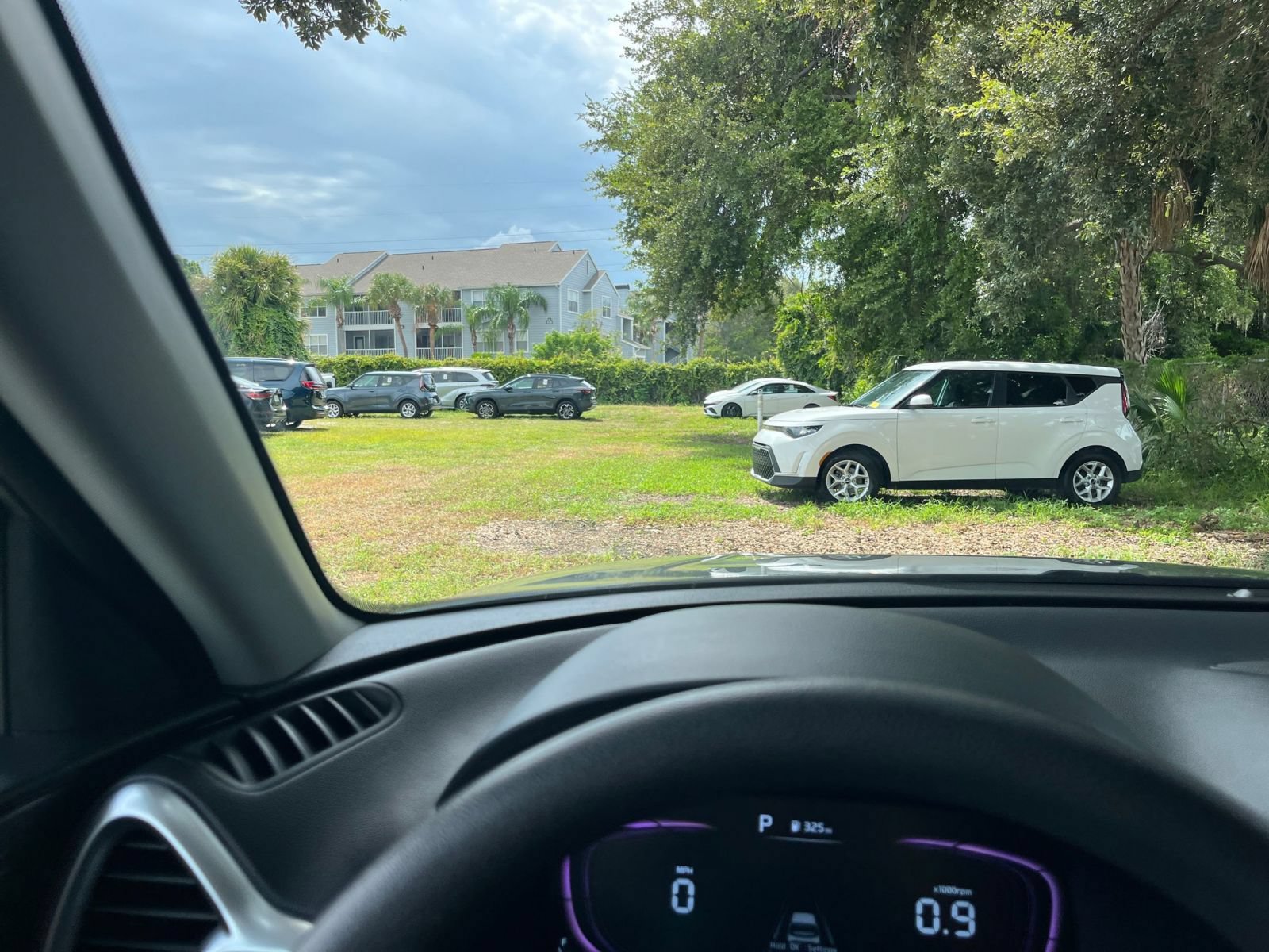 Used 2025 Kia Soul LX w/ LX Technology Package FWD image 31