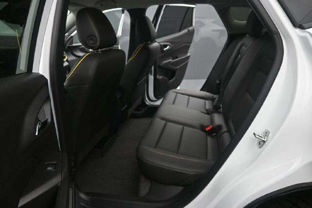 Used 2025 Chevrolet Trax ACTIV FWD image 13