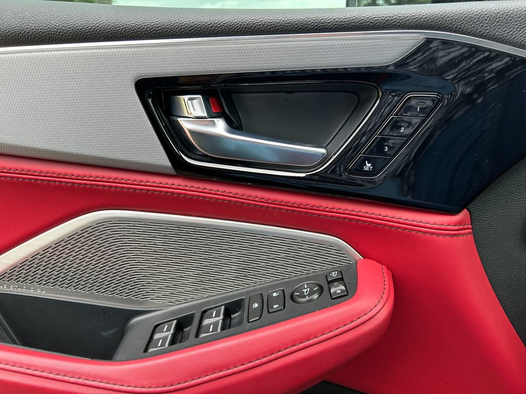 Used 2024 Acura MDX A-Spec image 11