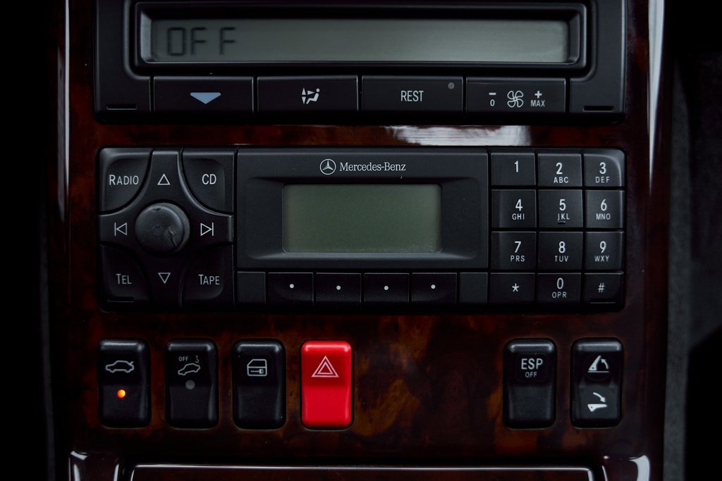 Used 2002 Mercedes-Benz SL 500 w/ SL2 Option Pkg image 63