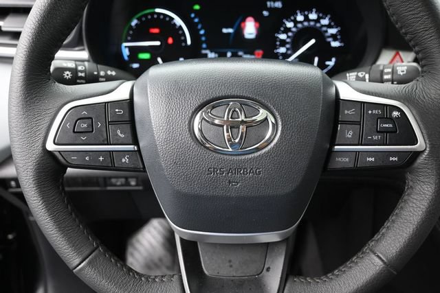 Used 2026 Toyota Sienna XLE AWD/4WD image 25