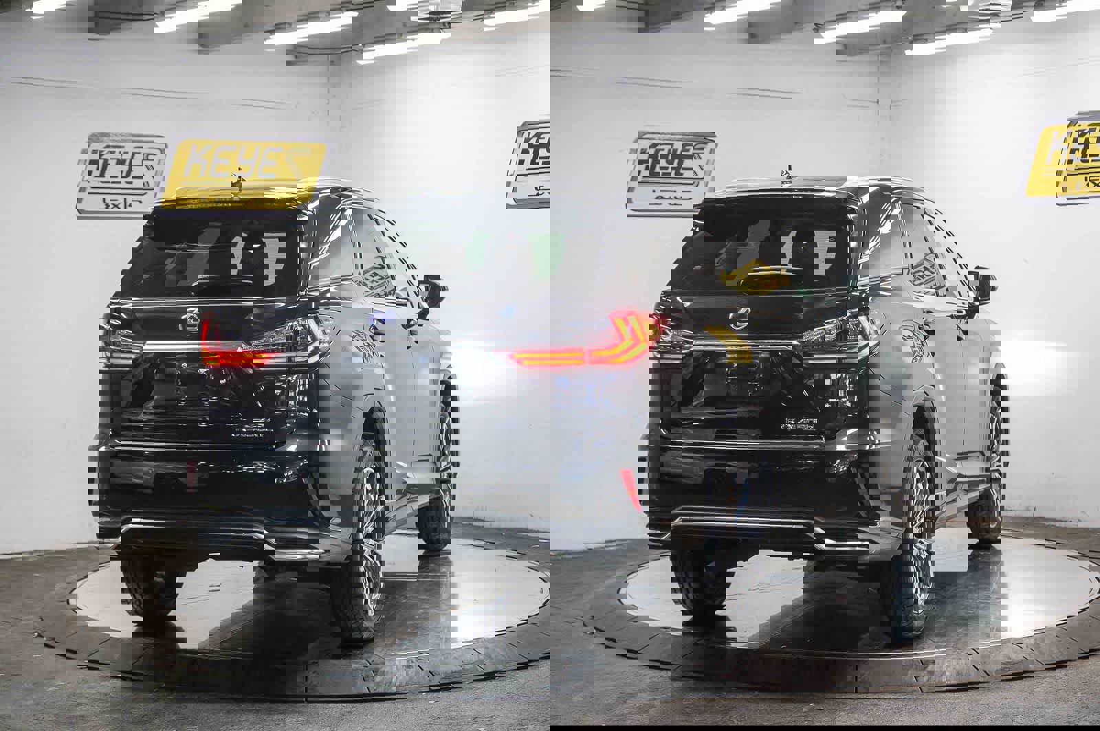 Used 2021 Lexus RX 450hL AWD w/ Premium Package image 4