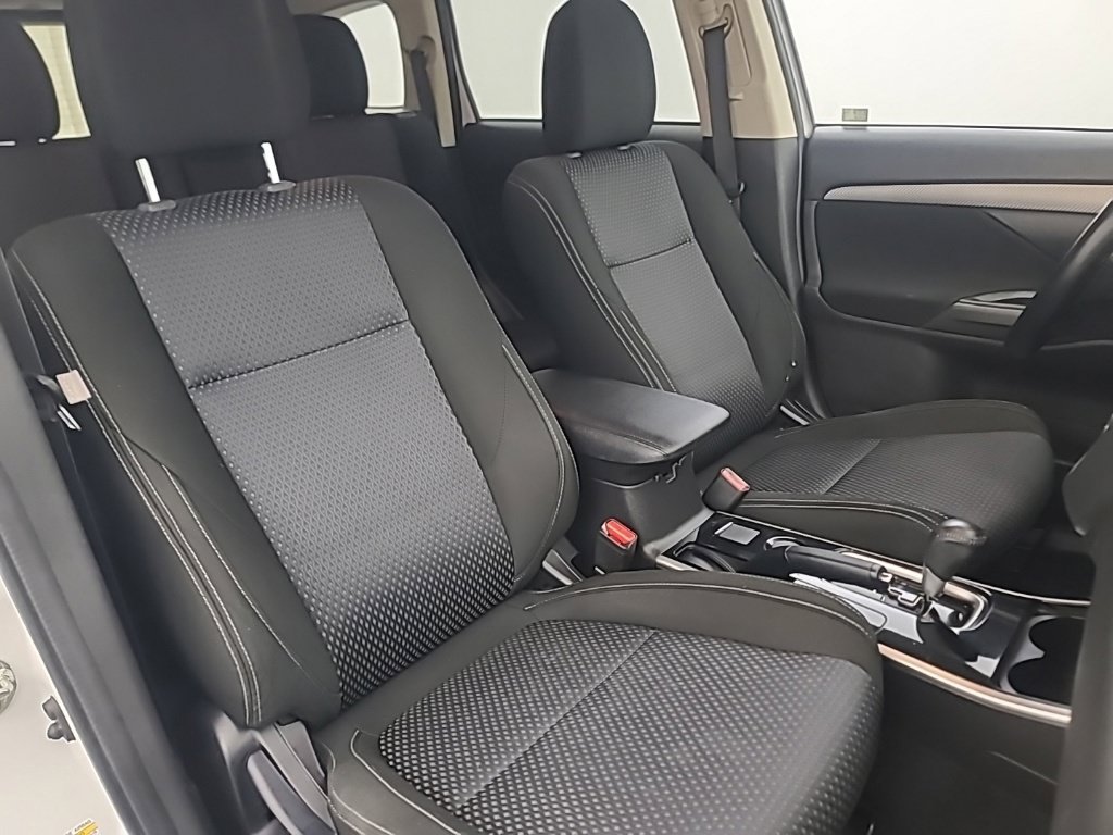 Used 2017 Mitsubishi Outlander ES FWD image 15