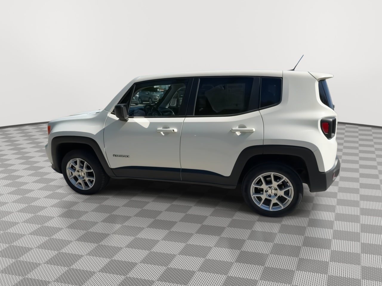Used 2023 Jeep Renegade Latitude AWD/4WD image 5