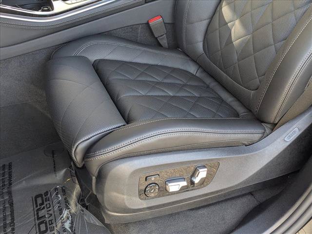 New 2026 BMW X5 xDrive50e w/ Climate Comfort Package AWD/4WD image 4