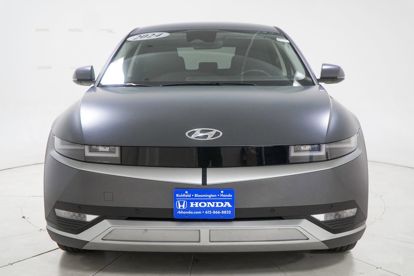 Used 2024 Hyundai Ioniq 5 SEL AWD/4WD image 3