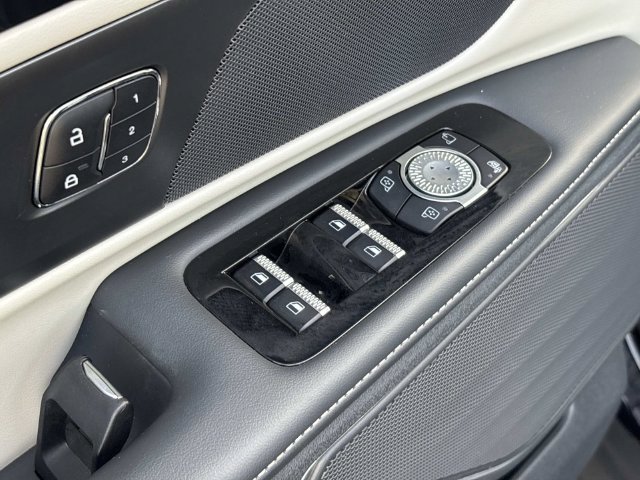 Certified 2024 Lincoln Nautilus Reserve AWD/4WD image 27