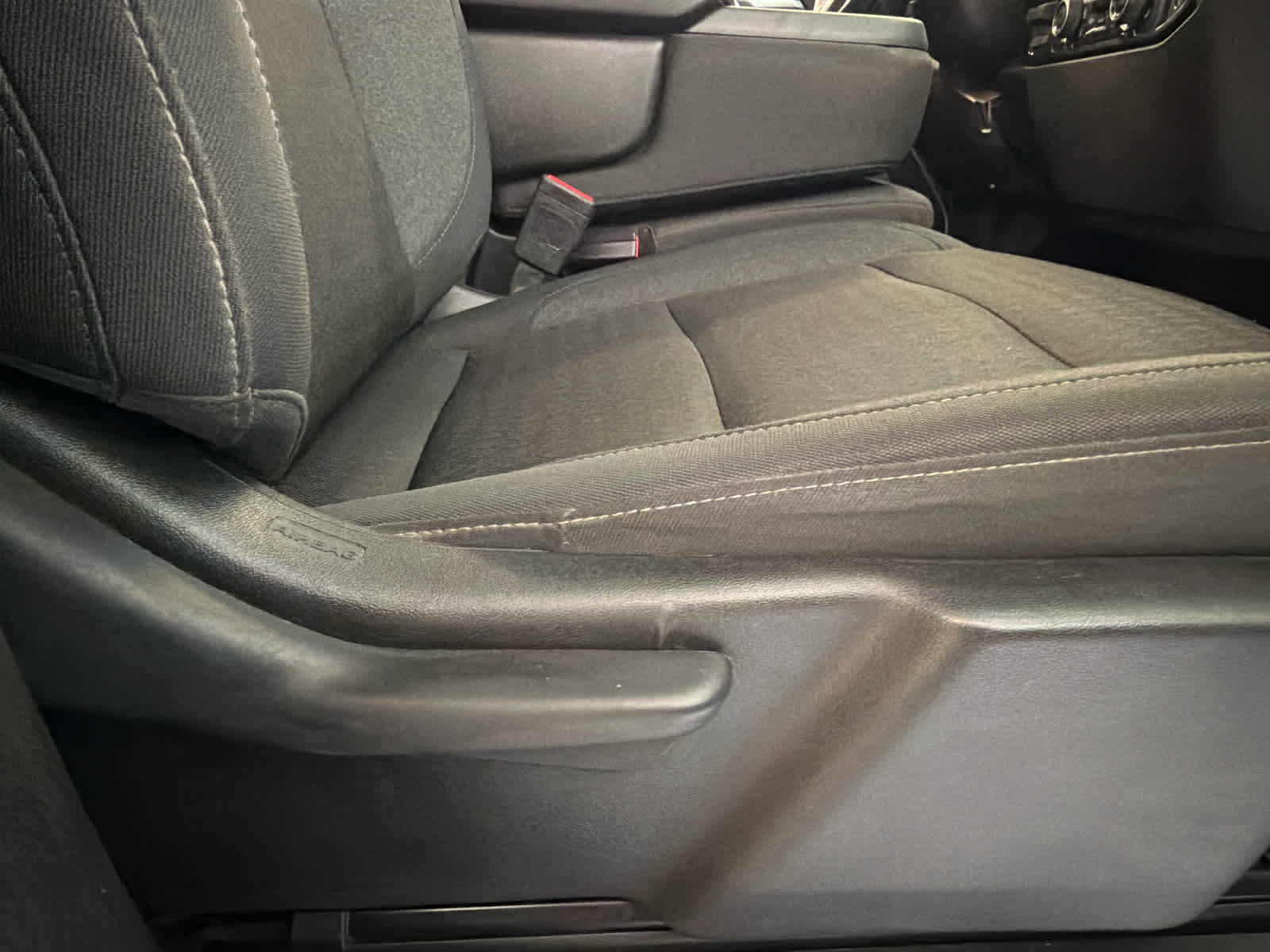 Used 2025 Chevrolet Silverado 1500 LT image 24