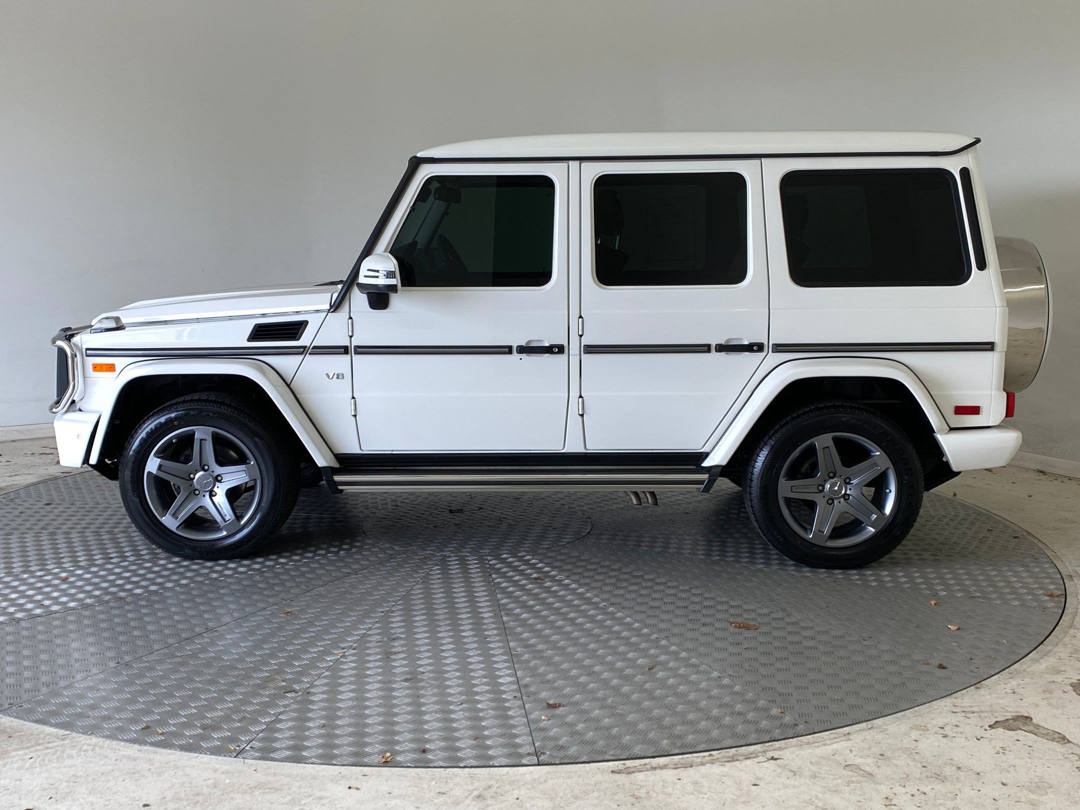 Used 2017 Mercedes-Benz G 550 image 2