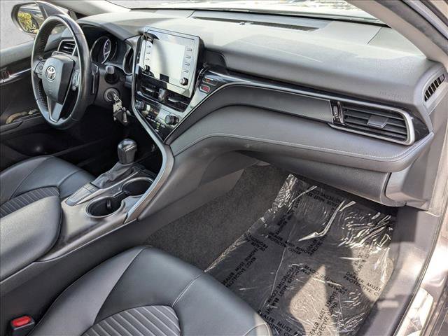 Used 2022 Toyota Camry SE w/ Carpet Mat Package (TMS) image 20