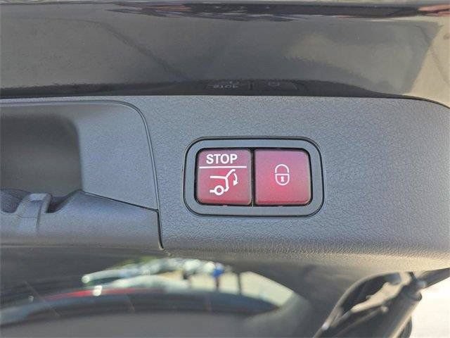 Used 2026 Mercedes-Benz GLB 250 4MATIC image 7