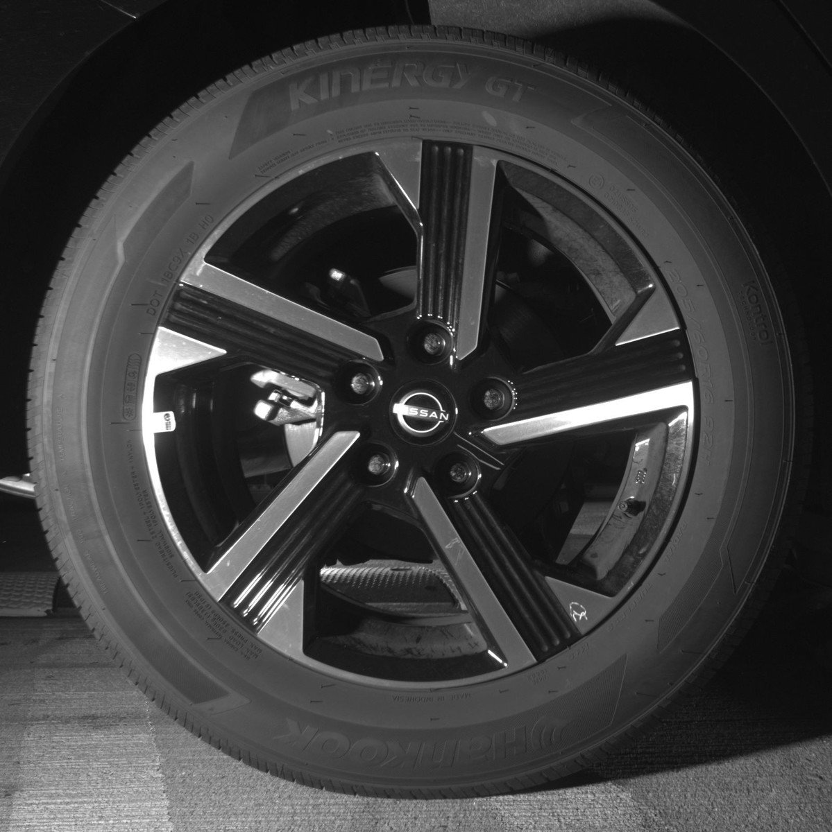 Used 2025 Nissan Sentra SV image 13