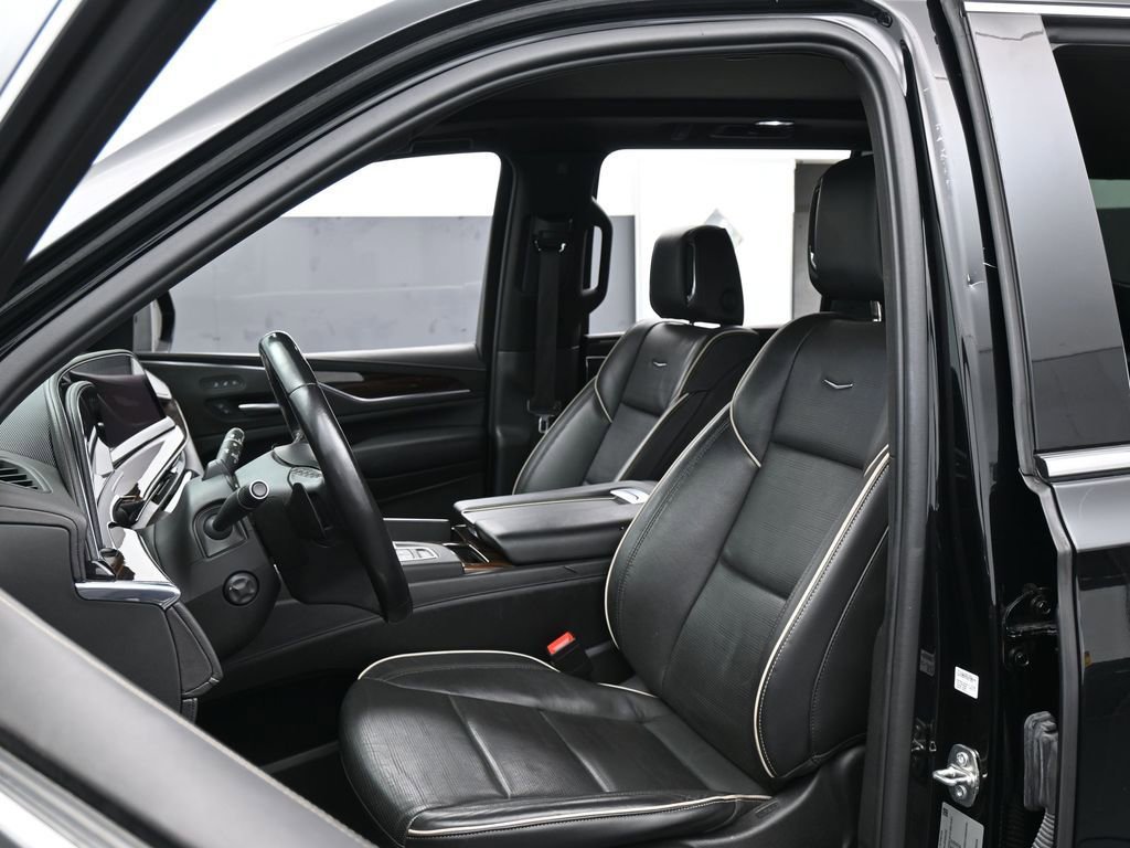Used 2023 Cadillac Escalade ESV Premium Luxury image 10