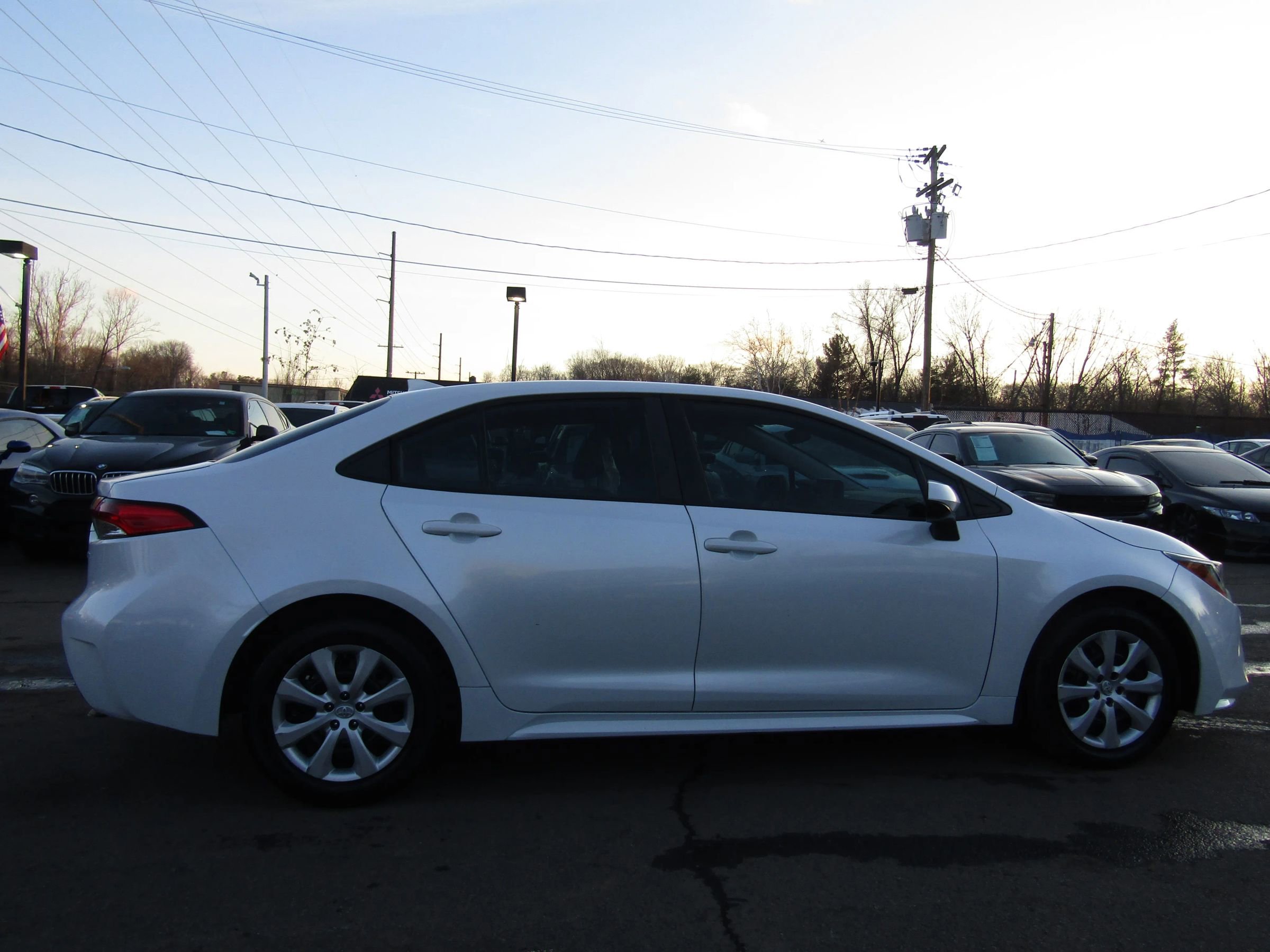 Used 2022 Toyota Corolla LE image 8