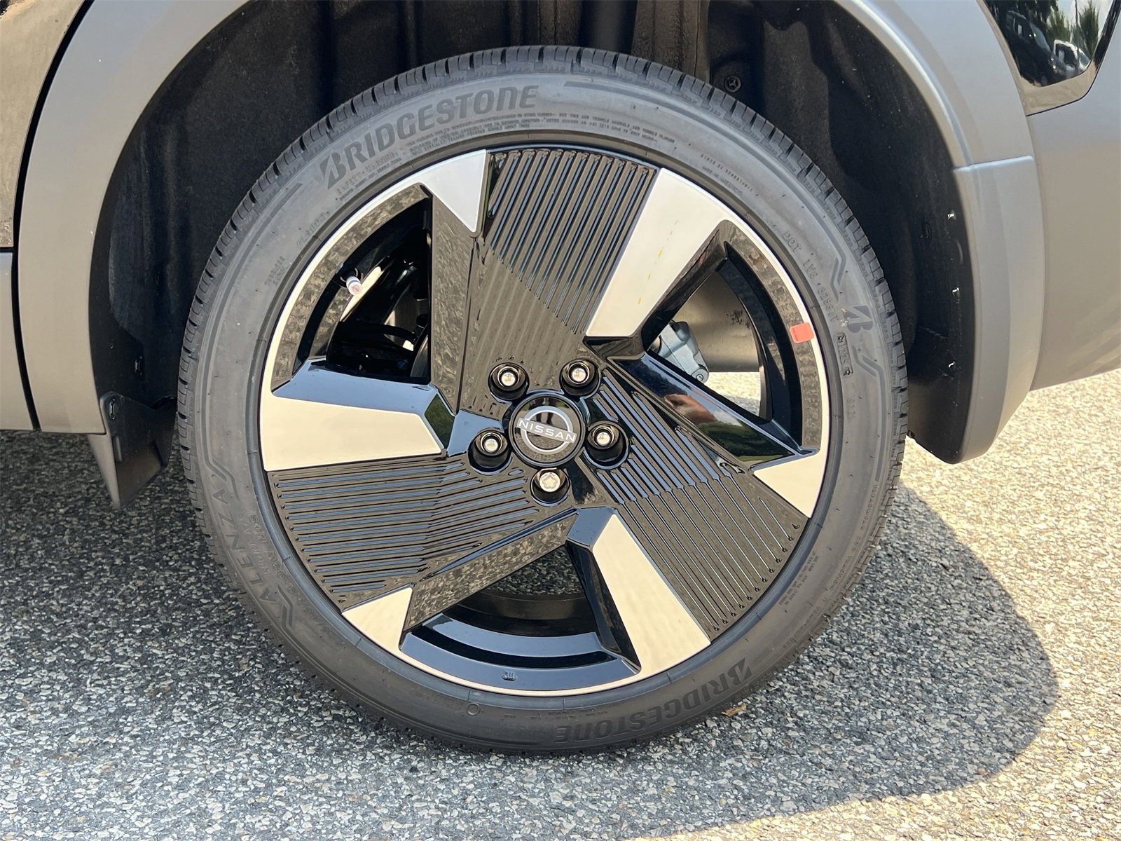 New 2025 Nissan Kicks SR w/ SR Premium Package image 28