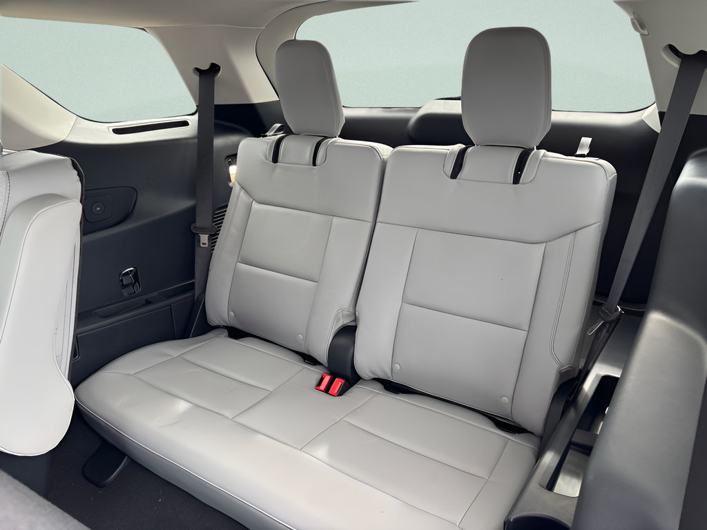 New 2026 Ford Explorer Active w/ Active Comfort Package AWD/4WD image 6
