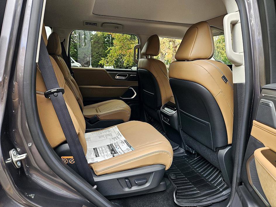 New 2026 INFINITI QX80 Luxe w/ Cargo Package image 14