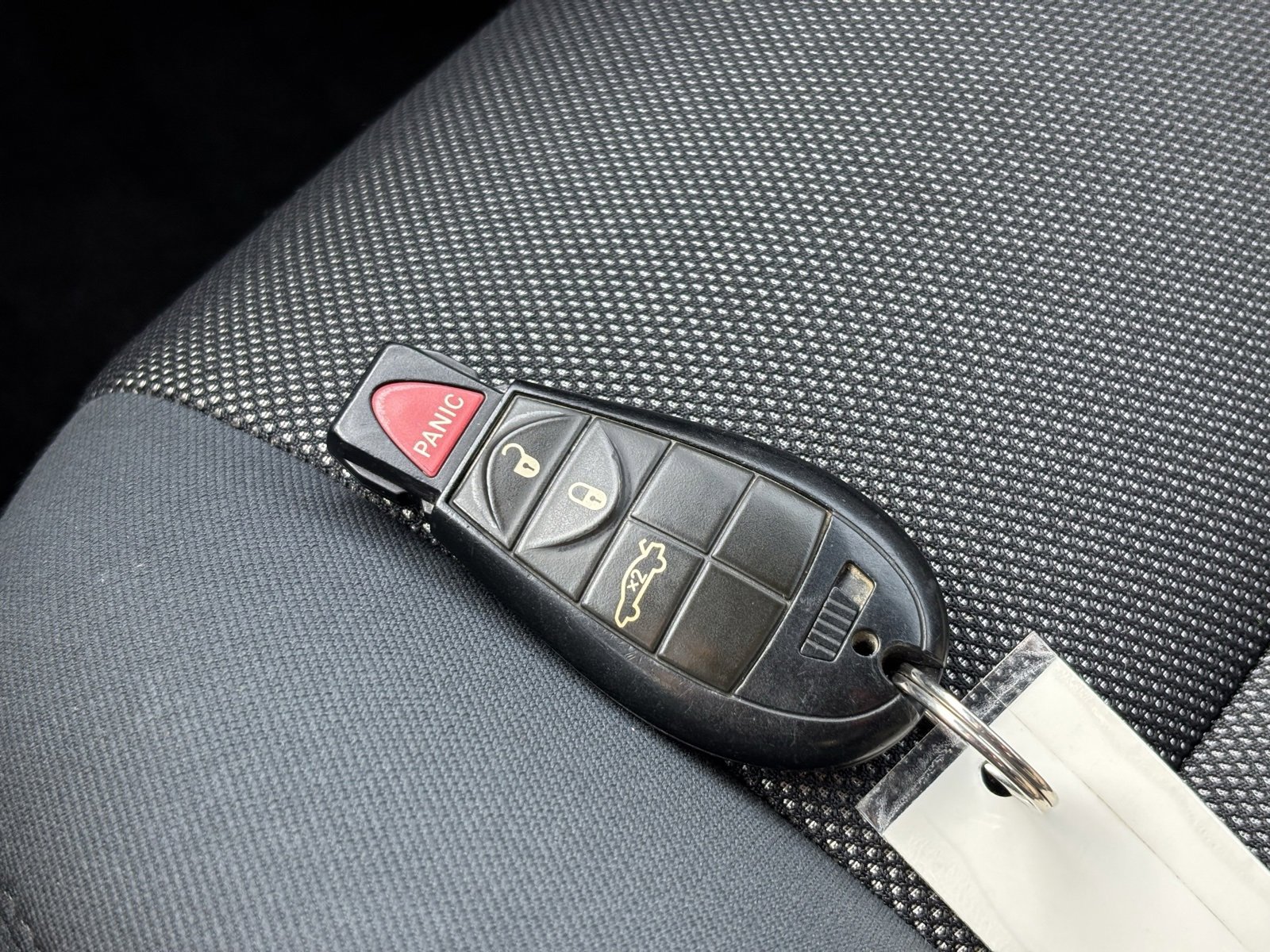 Used 2012 Dodge Challenger SXT image 27