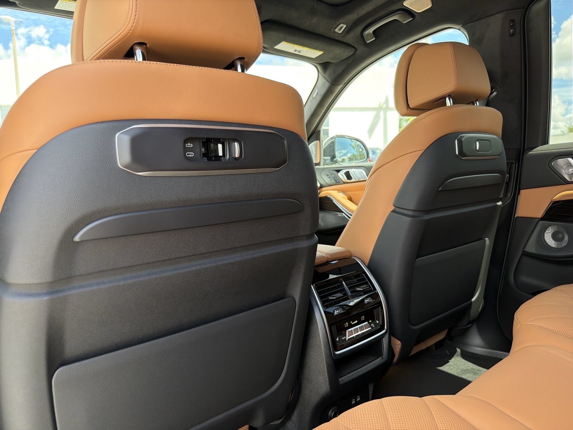 New 2027 BMW X7 xDrive40i w/ Executive Package AWD/4WD image 21