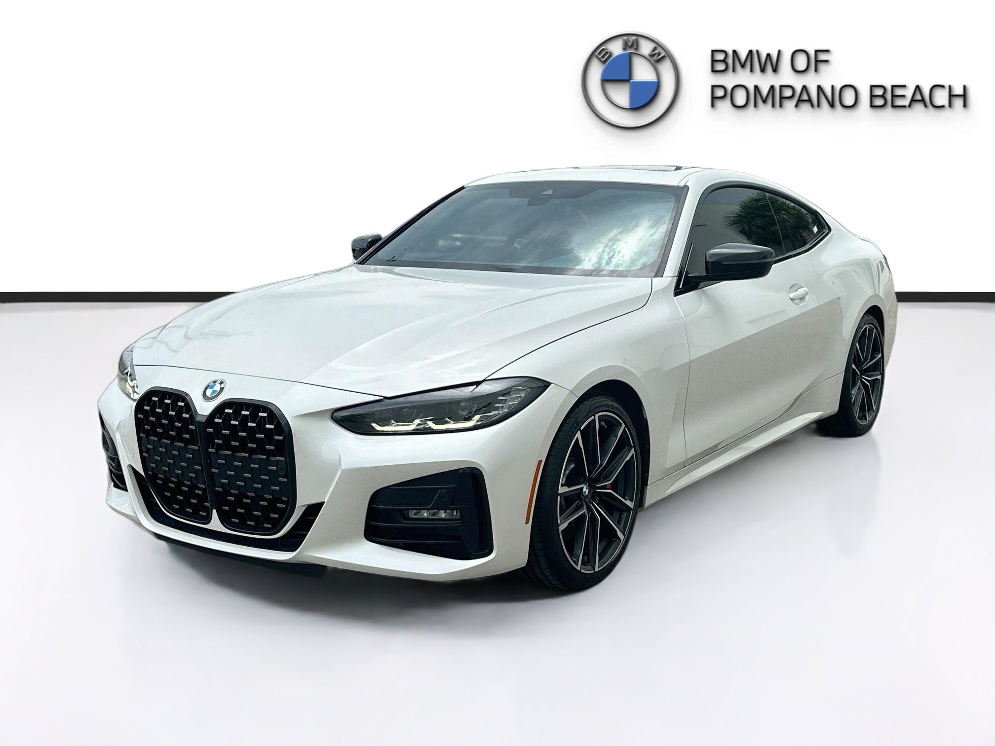 Used 2023 BMW 430i Coupe w/ M Sport Package RWD image 3