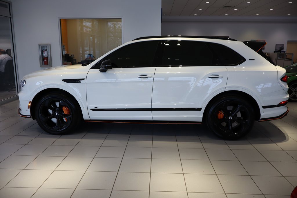 Used 2025 Bentley Bentayga image 33