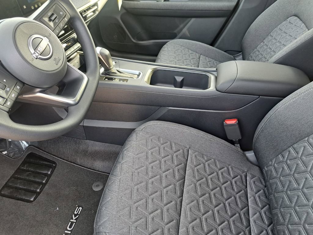 Used 2026 Nissan Kicks SV image 17