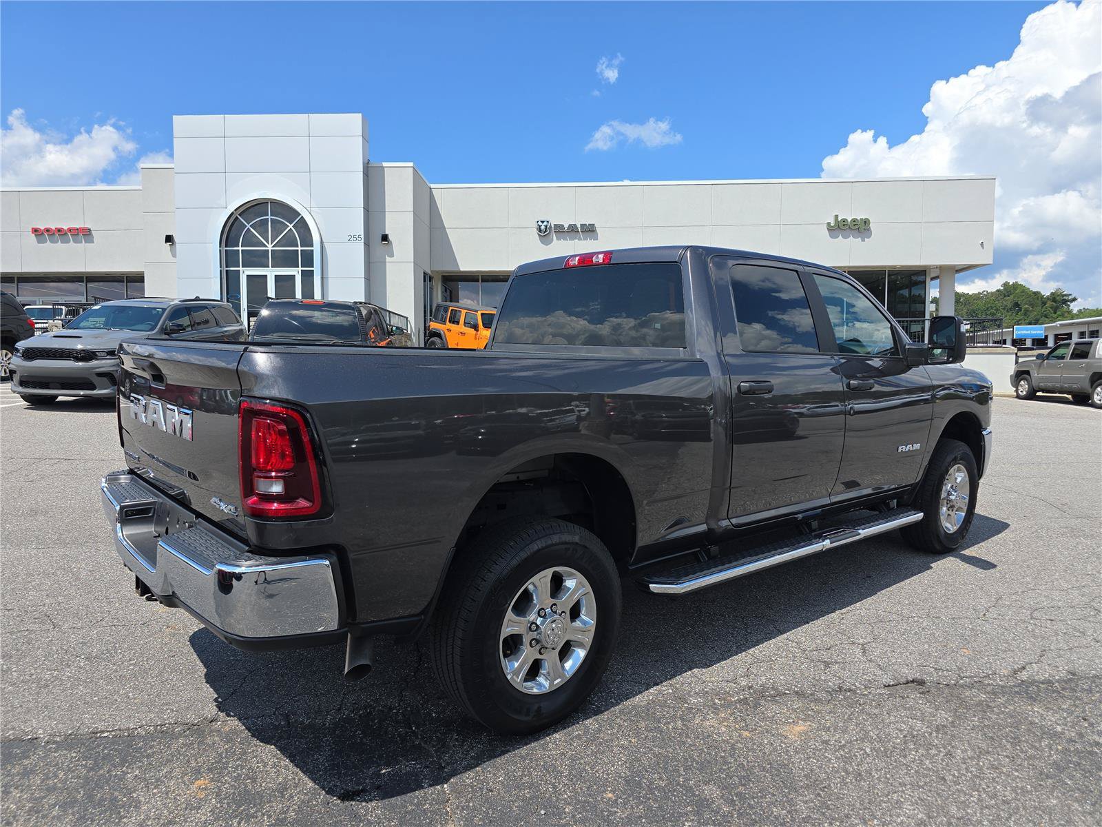 Used 2026 RAM 2500 Big Horn AWD/4WD image 3
