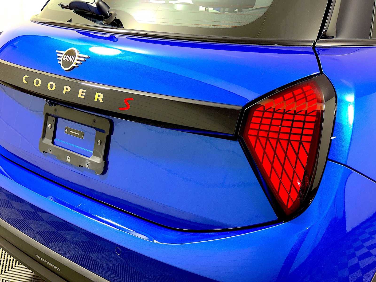 Certified 2025 MINI Cooper S image 27