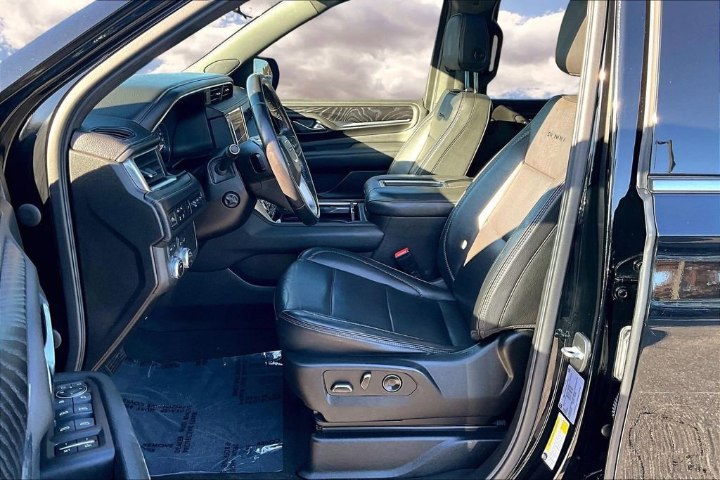 Used 2021 GMC Yukon Denali w/ Advanced Technology Package AWD/4WD image 21