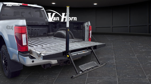 Used 2022 Ford F250 Lariat w/ Black Appearance Package AWD/4WD image 28