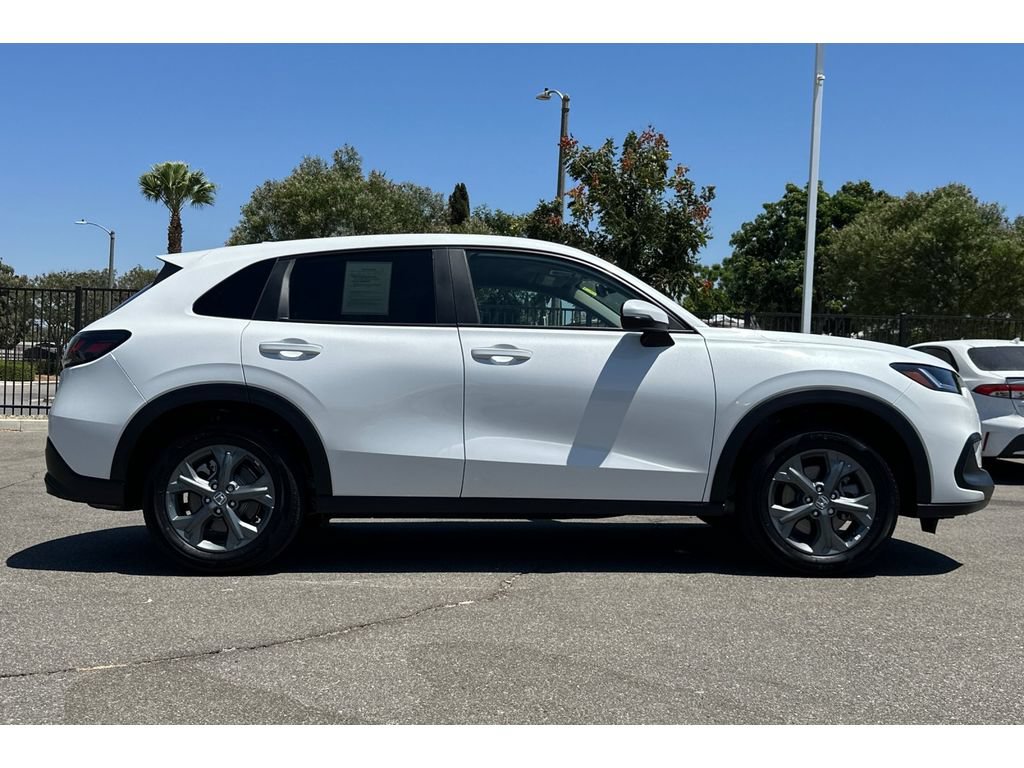 Used 2027 Honda HR-V LX image 7