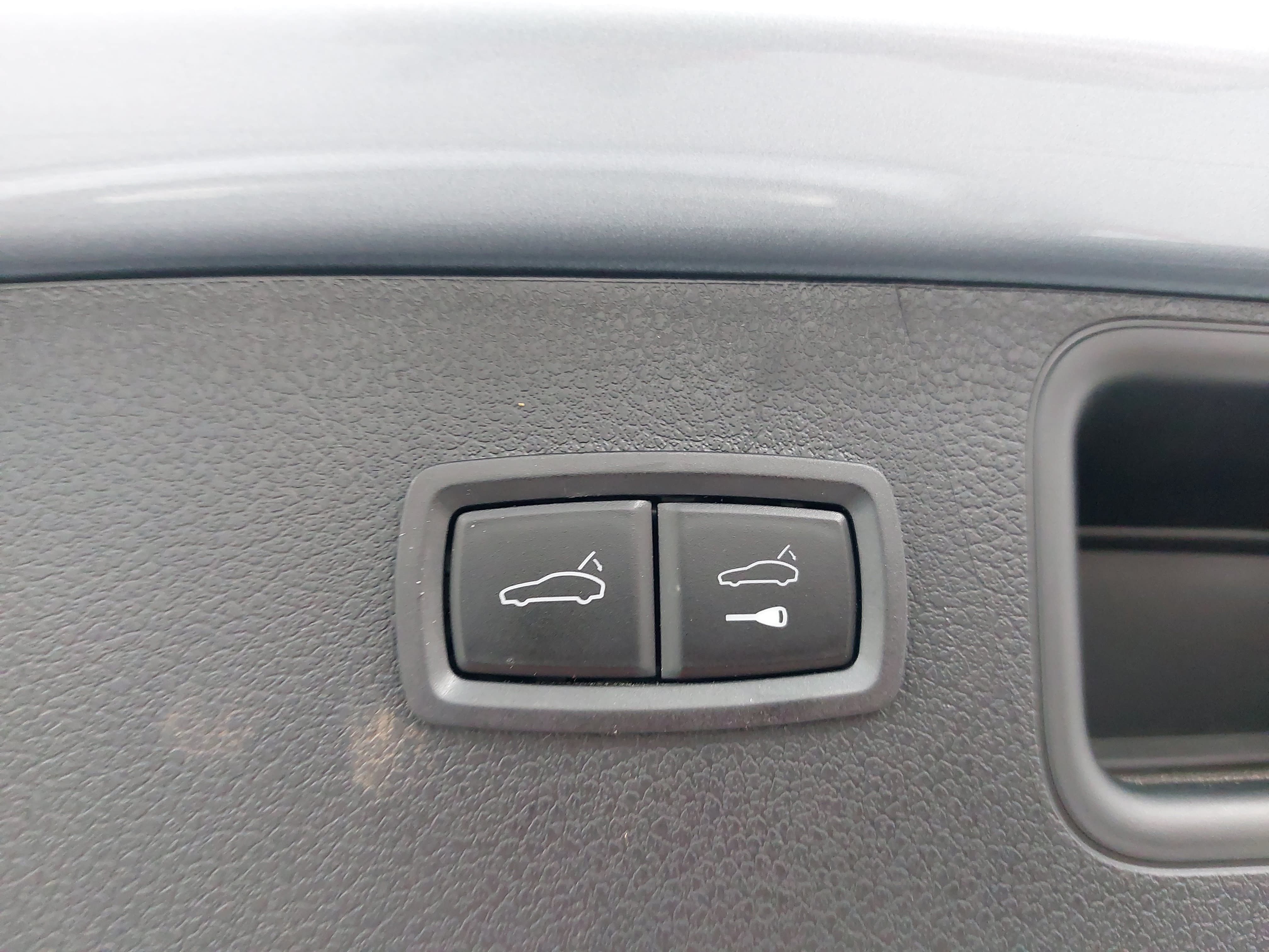 Certified 2026 Porsche Macan AWD/4WD image 15