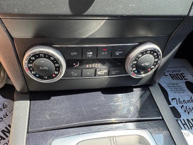 Used 2011 Mercedes-Benz GLK 350 2WD image 41