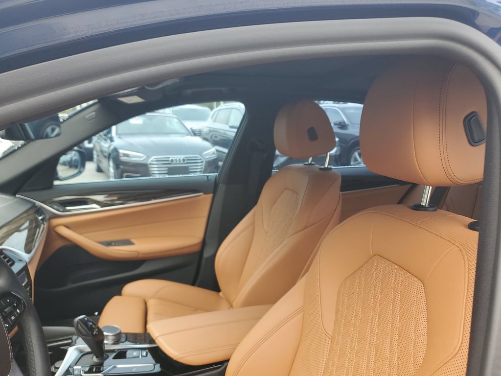 Used 2022 BMW 540i w/ Convenience Package RWD image 23