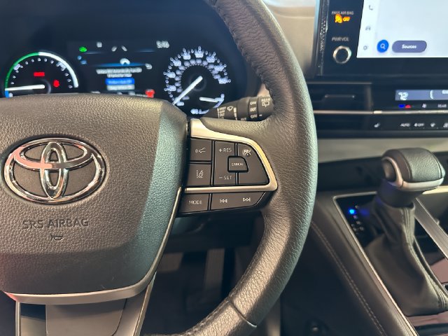 Certified 2026 Toyota Sienna XLE FWD image 20