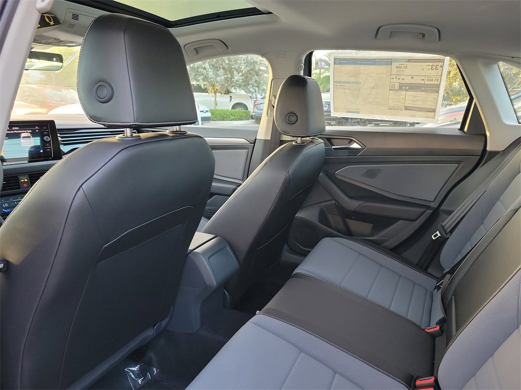 New 2025 Volkswagen Jetta SE image 5