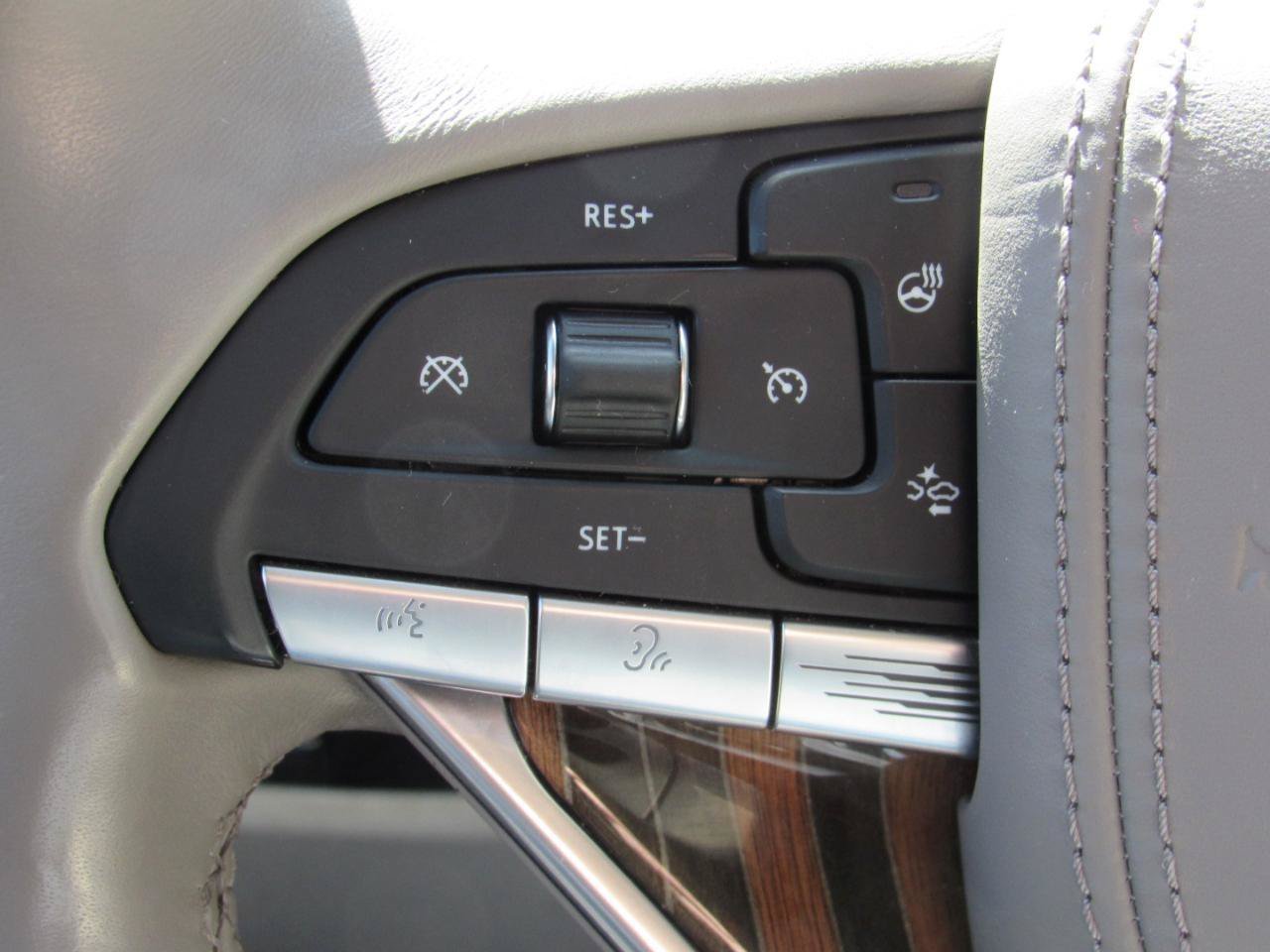 Used 2021 Cadillac Escalade Premium Luxury Platinum AWD/4WD image 23