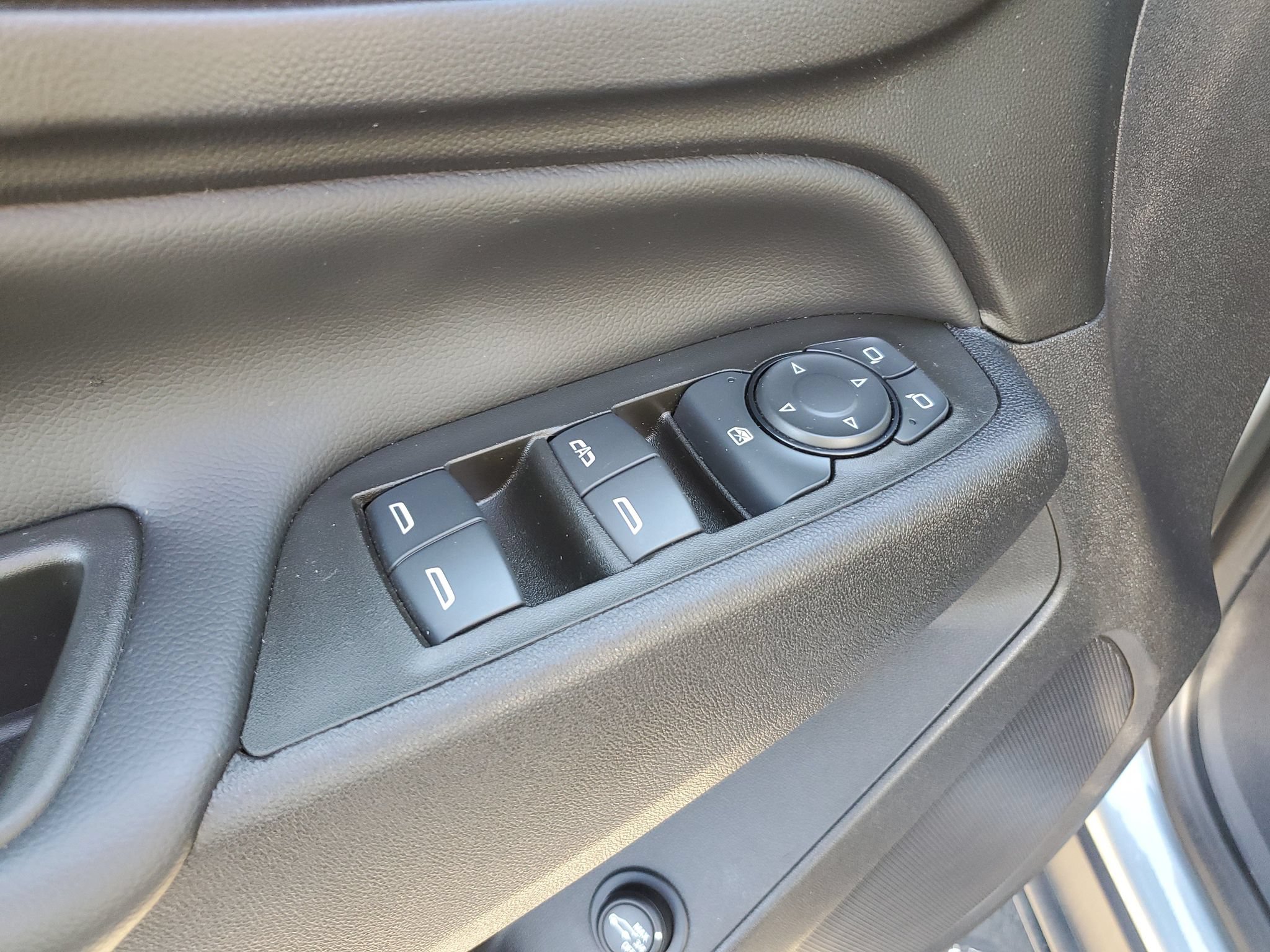 Used 2024 Chevrolet Equinox LT FWD image 13