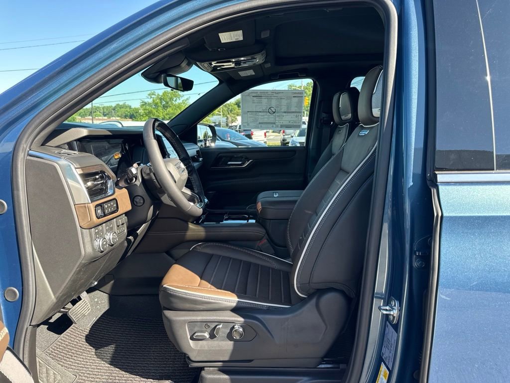New 2026 GMC Yukon XL Denali Ultimate AWD/4WD image 14