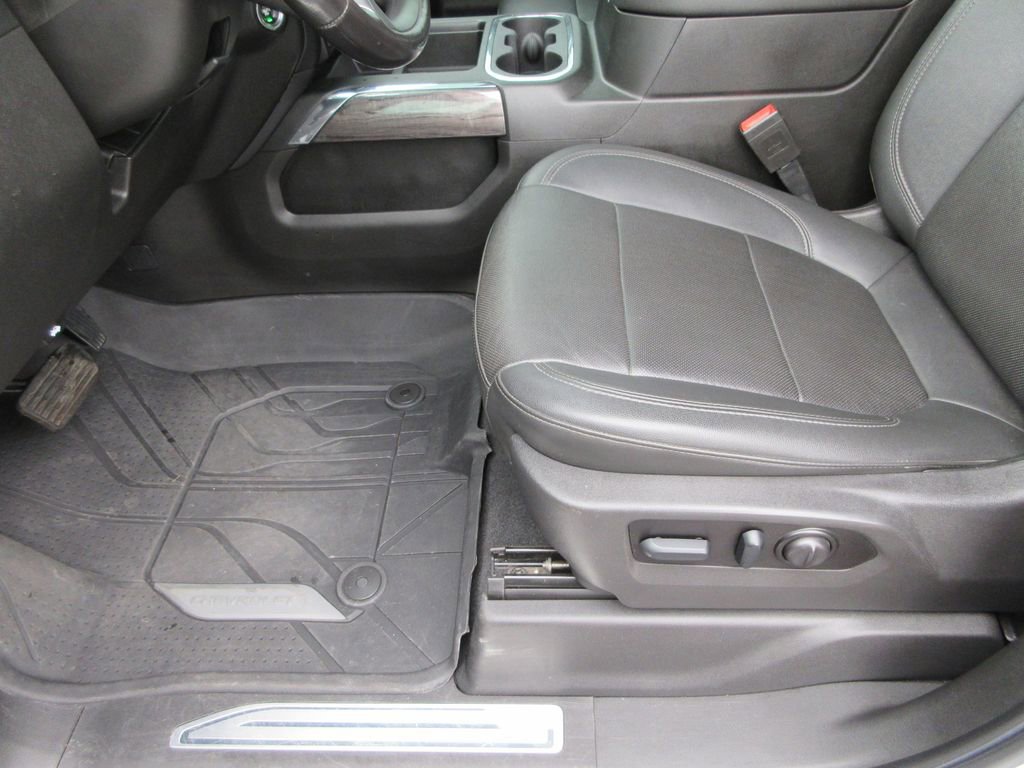 Certified 2022 Chevrolet Silverado 3500 LTZ w/ LTZ Convenience Package image 24