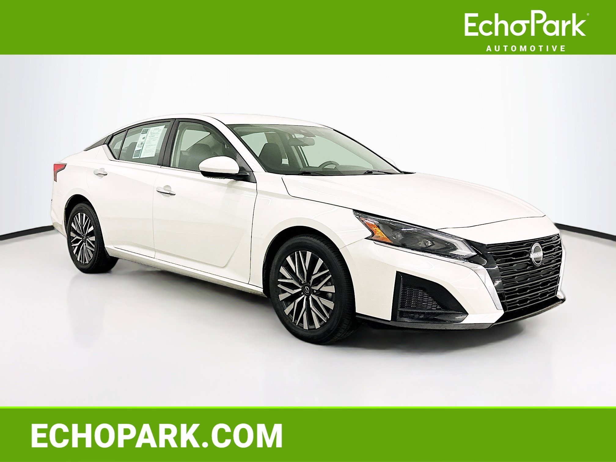 Used 2023 Nissan Altima 2.5 SV image 1