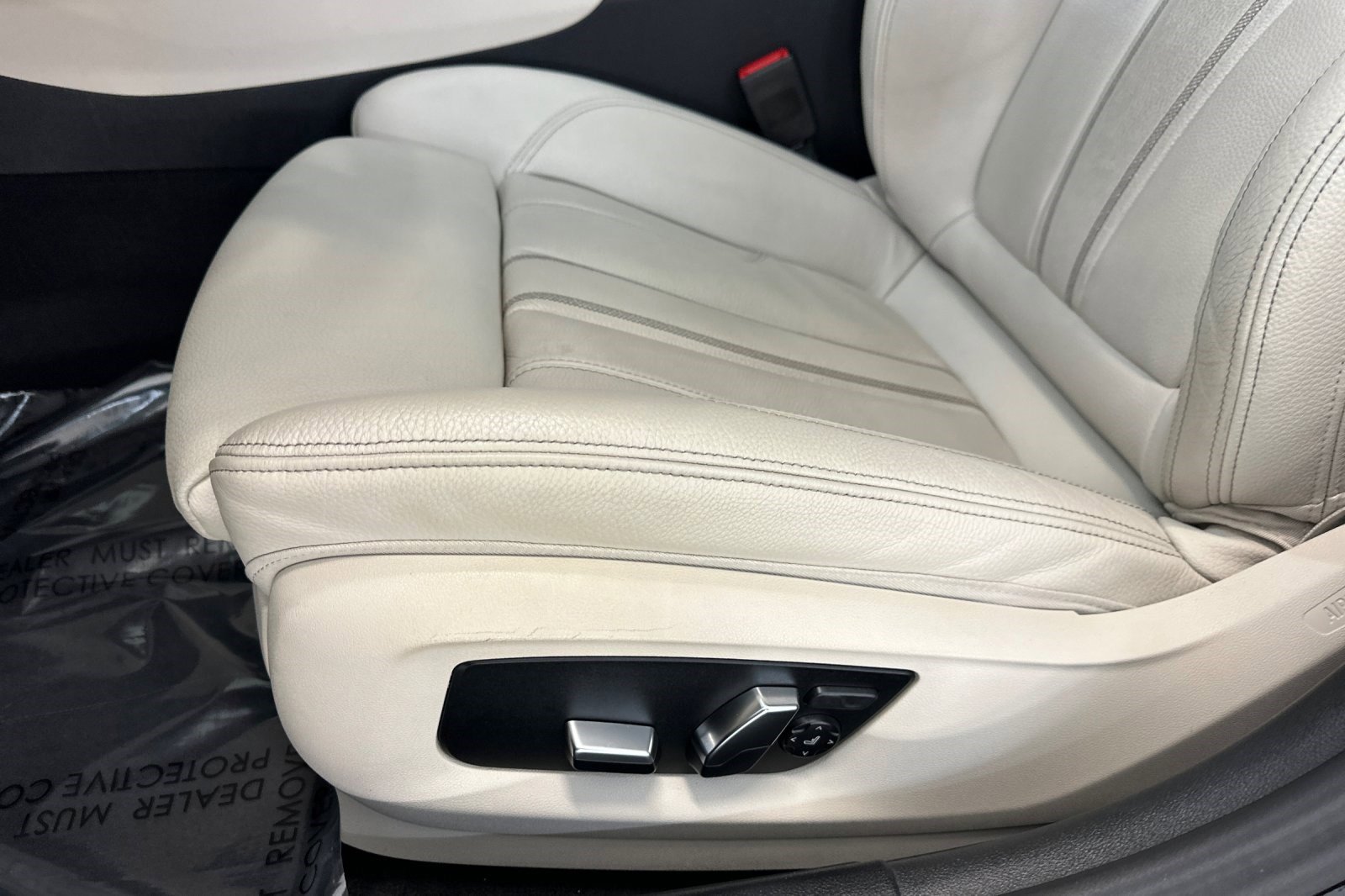 Certified 2023 BMW 530e w/ M Sport Package image 14