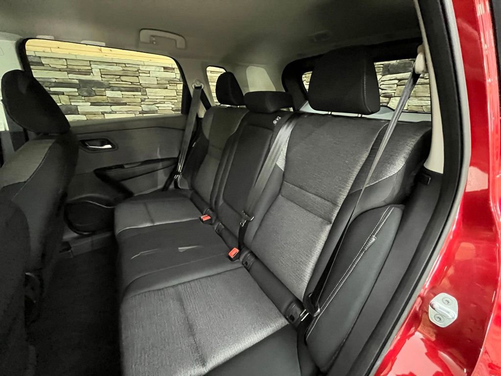 Used 2022 Nissan Rogue SV AWD/4WD image 30