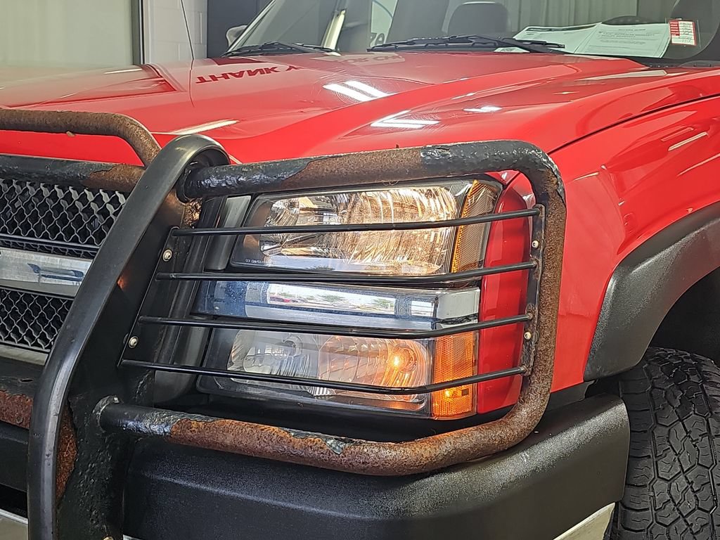Used 2004 Chevrolet Silverado 2500 W/T w/ Snow Plow Prep Package AWD/4WD image 29