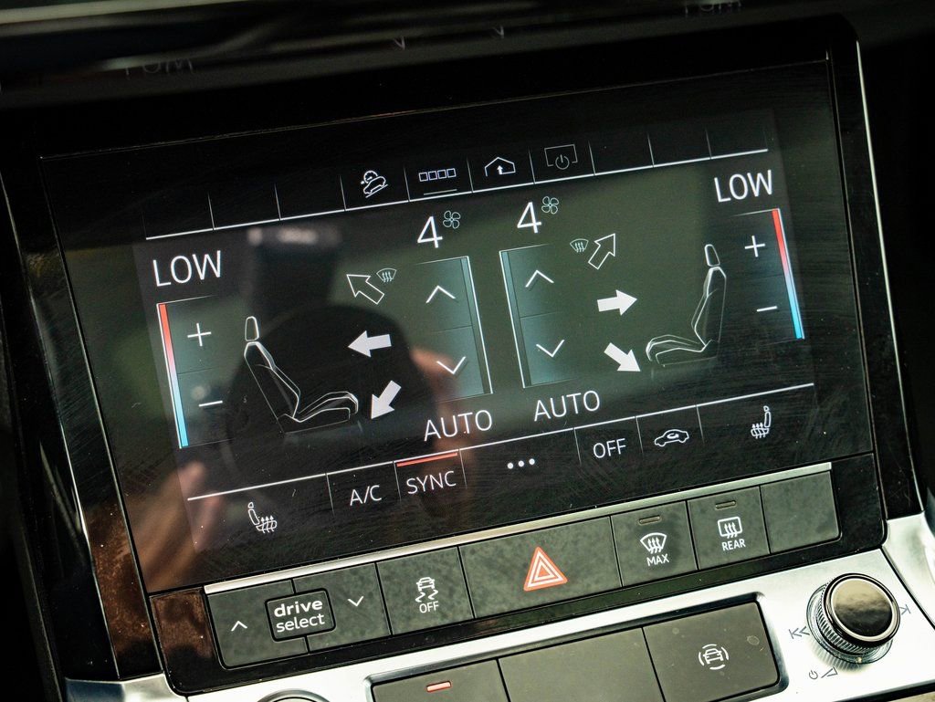 Used 2021 Audi e-tron Premium w/ Convenience Plus Package AWD/4WD image 35