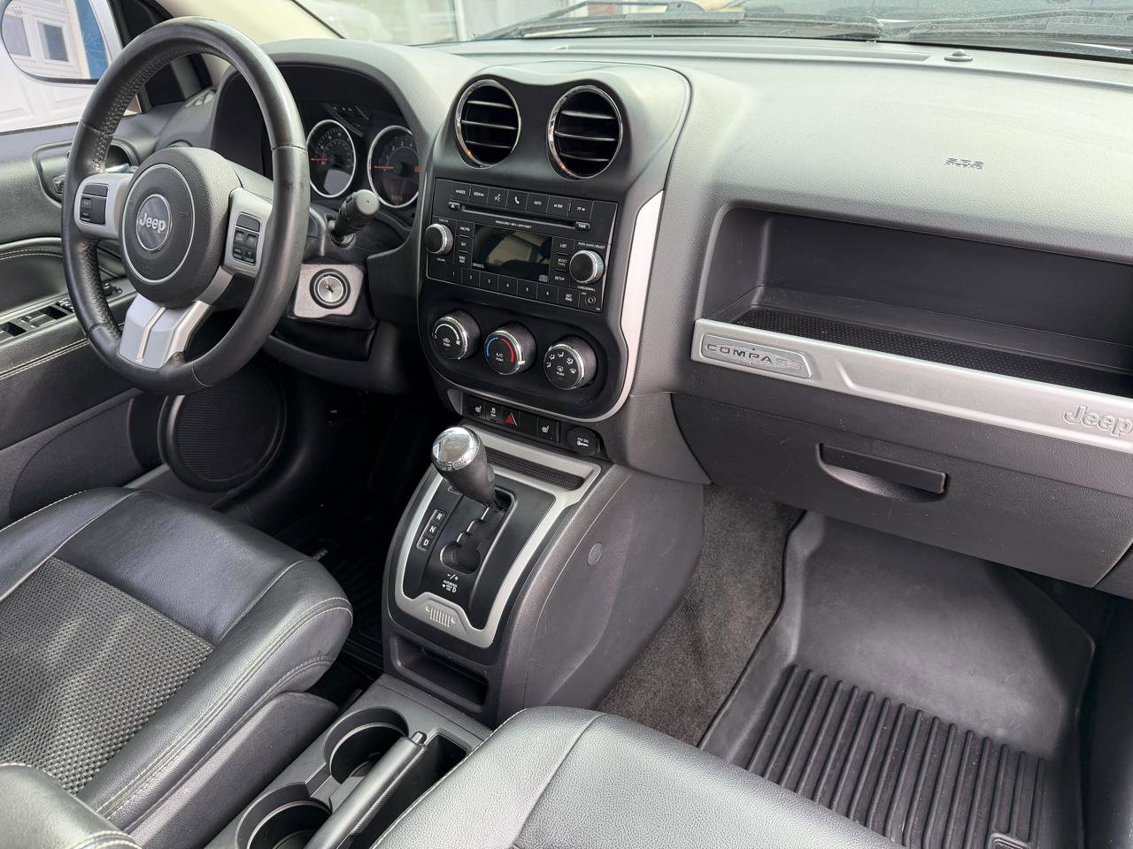 Used 2016 Jeep Compass Latitude image 19