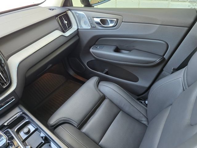Used 2025 Volvo XC60 T8 Ultra w/ Protection Package Premier image 21